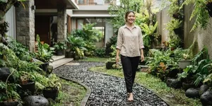 5 Tips Memilih Batu Koral untuk Halaman Rumah, Estetik dan Bebas Becek