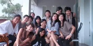 6 Potret Dian Sastrowardoyo di Usia 20-an Tahun, Kompak dan Seru Kumpul Bareng Sahabat