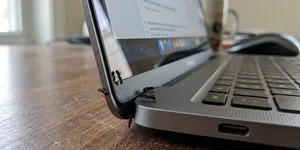7 Penyebab Semut Masuk Monitor Laptop dan Cara Mengatasinya Tanpa Membongkar Layar