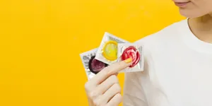 8 Jenis Kontrasepsi (KB), Kenali Kelebihan dan Efek Sampingnya