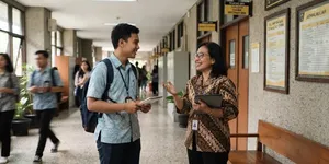 8 Karakter Mahasiswa yang Disukai Dosen, Bantu Kuliah Lancar