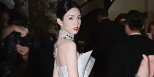 8 Potret Anggun Zhou Ye di Red Carpet Cannes Film Festival 2025