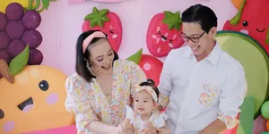 8 Potret Ulang Tahun Pertama Ariella Anak Yuanita Christiani, Bertema Tutti Frutti - Tamu Wajib Swab