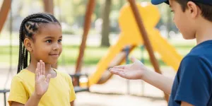 9 Cara Melatih Anak Berani Menolak Ajakan Teman dengan Sopan dan Percaya Diri