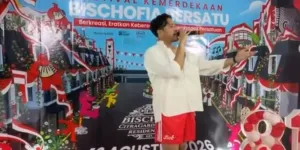 Adrian Khalif Manggung di Kompleks, Bawakan 'Alamak' Saat Agustusan