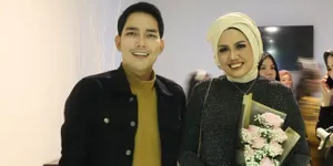 Akan Menikahi Wanita Lain, Mantan Pacar Elly Sugigi Hapus Foto Bersama