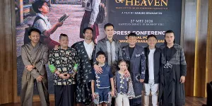 Aksi Sepasang Sepatu Berjuta Mimpi Digelar Jelang Perilisan 'CHILDREN OF HEAVEN'