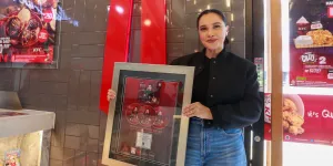 Album 'CINTA & KENANGAN' Laku Keras, Andrea Lee Raih Triple Platinum Award!