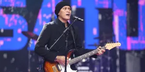 Andra Ramadhan Ungkap Alasan Setia Pakai Efek Gitar Ini Selama Manggung