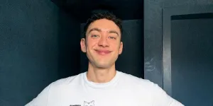 Arti dan Makna Lagu Breathe Olly Alexander: Saat Cinta Butuh Ruang Bernapas