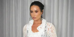 Arti dan Makna Lagu Demi Lovato - Heart Attack, Perasaan Cinta yang Terasa Seperti Serangan Jantung