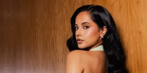 Arti dan Makna Lagu Green Light Go - Becky G, Semangat dan Bekerja Keras