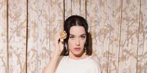 Arti dan Makna Lagu Unconditionally - Katy Perry, tentang Cinta Tanpa Syarat