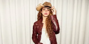 Arti dan Makna Lagu Peligro – Shakira, Tentang Sisi Berbahaya Dari Komitmen Dalam Hubungan