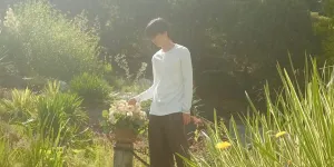 Arti dan Makna Lagu Wildflower Yung Kai, Tentang Menemukan Keindahan Cinta yang Sederhana