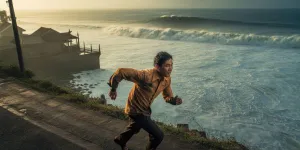 Arti Mimpi Dikejar Air Tsunami Menurut Psikologi, Spiritual, dan Primbon Jawa