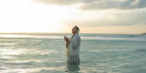 Arti Mimpi Mandi di Laut Menurut Islam: Tafsir dan Makna Spiritual