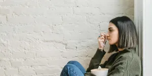 Arti Mimpi Menangis Sampai Terbangun Menurut Psikologi dan Cara Mengatasinya