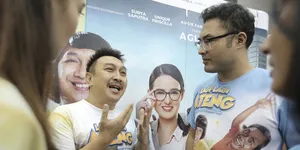 Augie Fantinus Gemetar Dijenguk oleh Tim Film 'LAGI-LAGI ATENG'