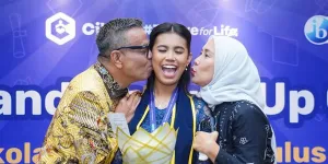 Bahagia, Abdel Bangga Anak Resmi Masuk SBM ITB