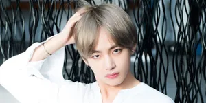 Bantu ARMY Cari Pendonor Darah, V BTS Kembali Tuai Pujian