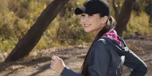 Bebas Gerak, Tetap Kece! Ini Outfit Lari Kalcer yang Bikin Tiap Langkah Lebih Percaya Diri