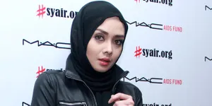 Beda 11 Tahun, Terry Putri Jalani Ta'aruf Dengan Ustaz Aji?