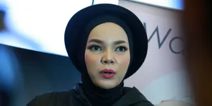 Begini Reaksi Dewi Sandra Tanggapi Isu Lindsay Lohan Masuk Islam