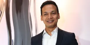 Ben Joshua Tetap Izinkan Sang Anak Pegang Gadget