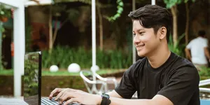 Bermodalkan 4 Fashion Item Ini, Dapatkan Tampilan OOTD yang Membuatmu Jadi Pusat Perhatian