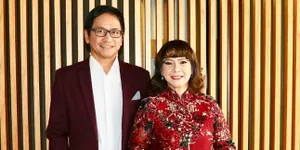 Bersama Addie MS, Memes Berikan Bantuan Kepada Warga Terdampak Covid-19