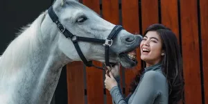 Biasa Jadi Orang Jahat dan Julid, Raya Kohandi Akui Kesulitan Mainkan Karakter Seorang Tante yang Tersakiti