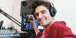 Bisnis 'Suara' yang Bikin Kaya