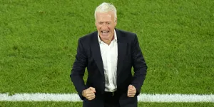 Bukan Cuma Jago Meracik Strategi, Intip Deretan Pelatih Timnas Dunia dengan Gaya Paling Stylish