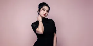 Bukan Sekadar Bisnis, Ratu Aulia Tuangkan Perjalanan Hidup Lewat 'Blooming in the Dark'