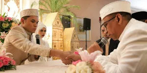 Bulan Madu, Ben Kasyafani - Ines Nonton Coldplay di Australia