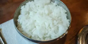 Cara Ampuh Menghangatkan Nasi Sisa Agar Pulen dan Wangi