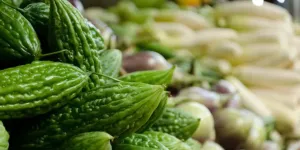 Cara Memasak Pare Lezat Anti Pahit, Tanpa Diremas Dengan Garam