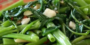 Cara Memasak Tumis Kangkung agar Tetap Hijau dan Terjaga Kerenyahanannya