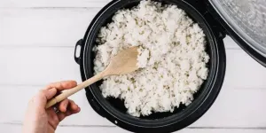 Cara Menanak Nasi dengan Bawang Putih untuk Jaga Kolesterol