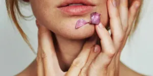 Cara Mengatasi Kerutan di Tangan dengan Mudah, Menggunakan Teh Hijau