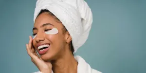 Cara Mengatasi Kerutan Halus di Bawah Mata dengan Rempah Alami