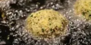 Cara Menggoreng Tanpa Kecipratan Minyak, Trik Ampuh Agar Memasak Jadi Lebih Menyenangkan