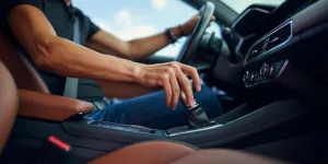 Cara Menggunakan Mobil Manual: Panduan Lengkap untuk Pemula