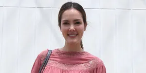 Cathy Sharon Selalu Ajak Anaknya Aktif Ikut Kegiatan Sosial