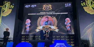 CEO Cakap Tomy Yunus Raih Penghargaan TOYP 2025 dari JCI Indonesia