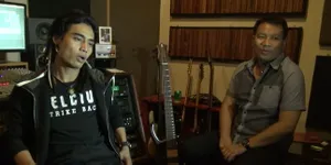 Charly - Vicky Prasetyo Ciptakan Lagu Mantra Pemikat Wanita