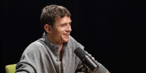 Tom Holland Luncurkan Produk Bir Non-Alkohol, Bentuk Komitmen Setelah Berhasil Vakum Sebagai Peminum Berat