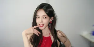 Chen Zheyuan dan Li Yitong Tampil Mesra di 2026 Hunan TV Spring Festival Gala