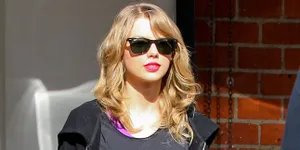 Coat And Legging, Style Keren Dari Taylor Swift